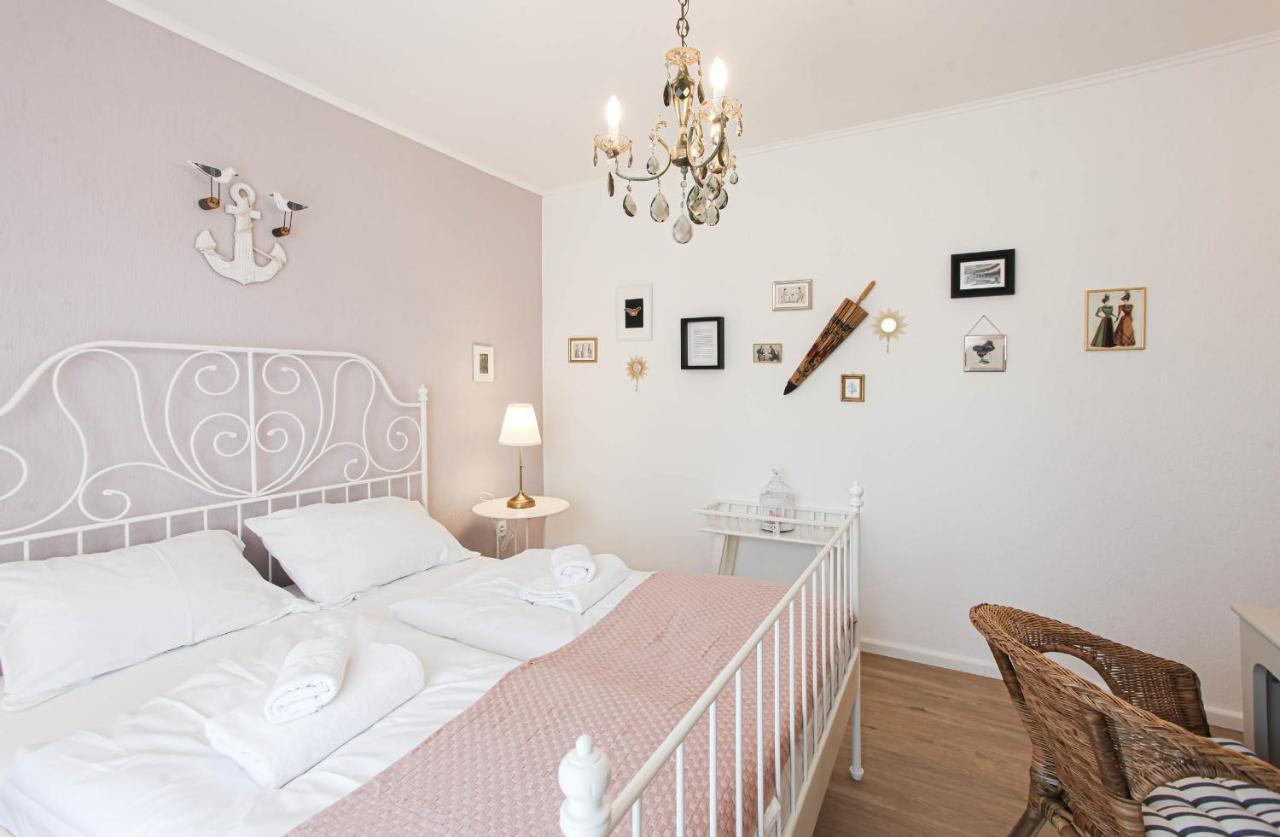 בפורטורוז Sherlock'S Holidays Boutique Rooms מראה חיצוני תמונה
