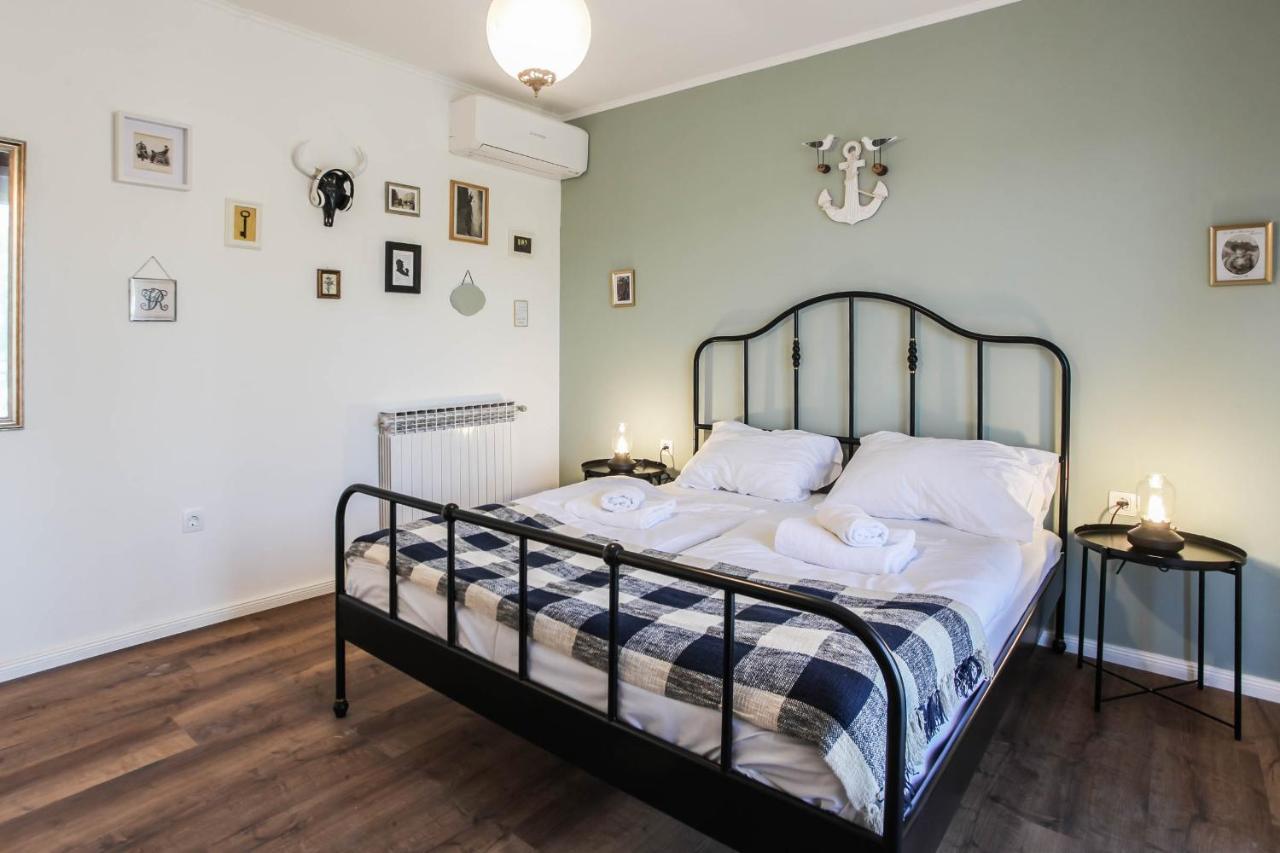 בפורטורוז Sherlock'S Holidays Boutique Rooms מראה חיצוני תמונה